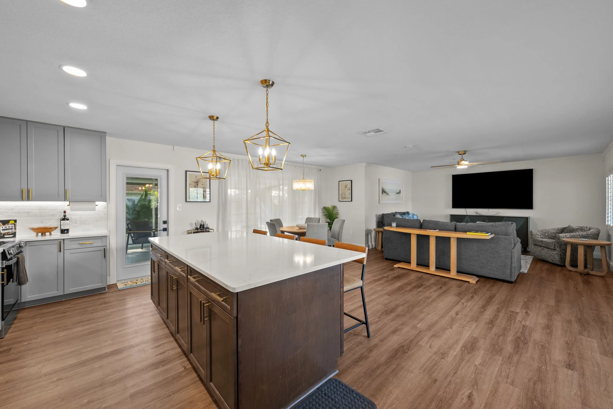 Tampa Airbnb Photos (2).jpg