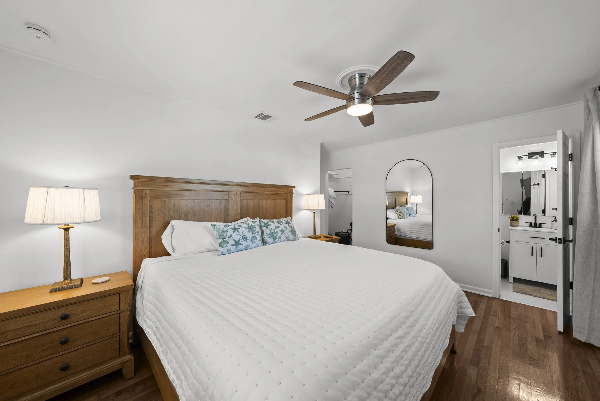 Tampa Airbnb Photos (7).jpg