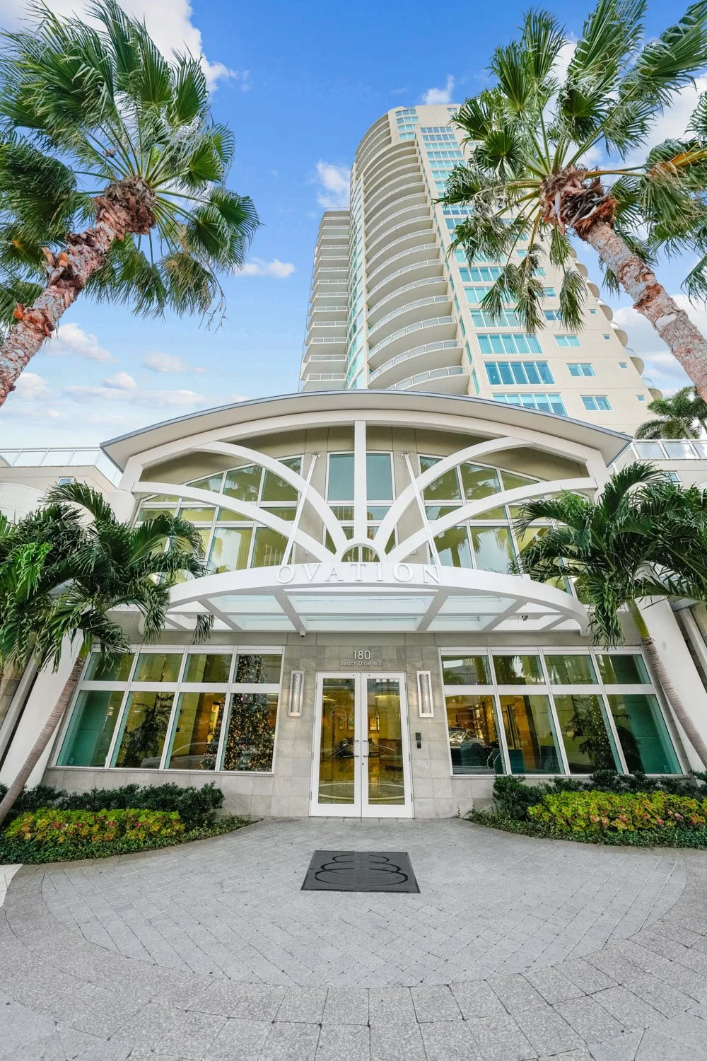 Ovation St Petersburg Amenities Tampa Listing Lab (10).jpg