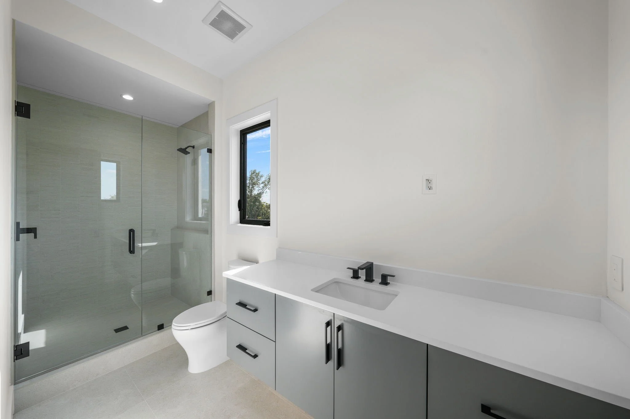 Dickens Ave Brookshire Homes Tampa Listing Lab (19)_2.jpg