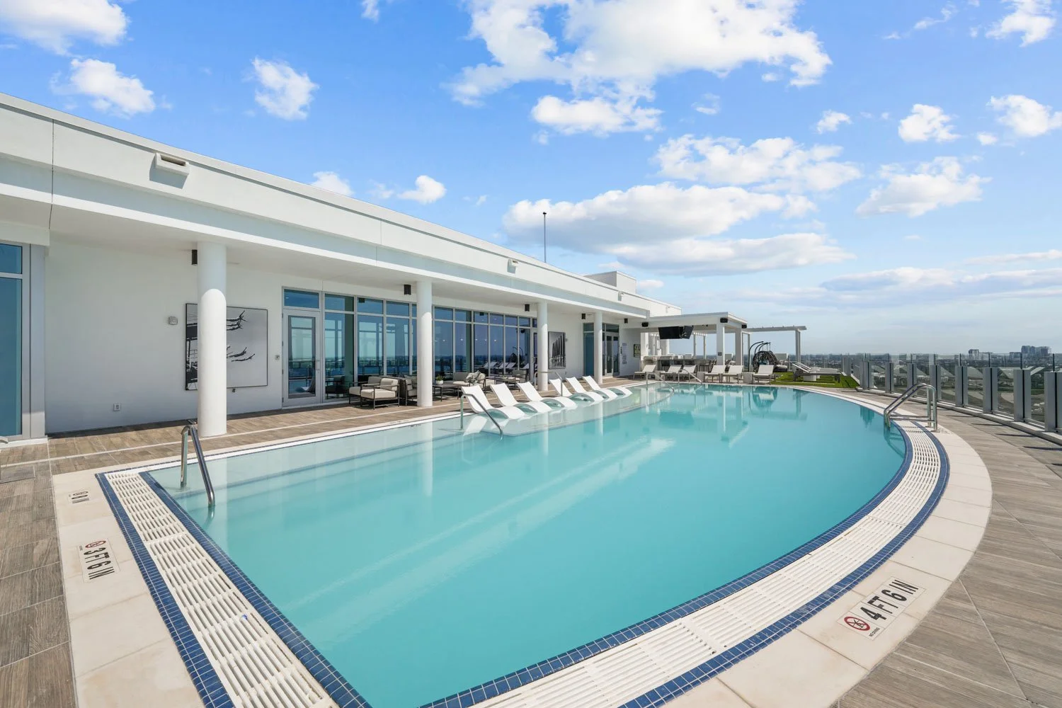 Altura Bayshore Rooftop Amenities-Tampa Listing Lab49.jpg