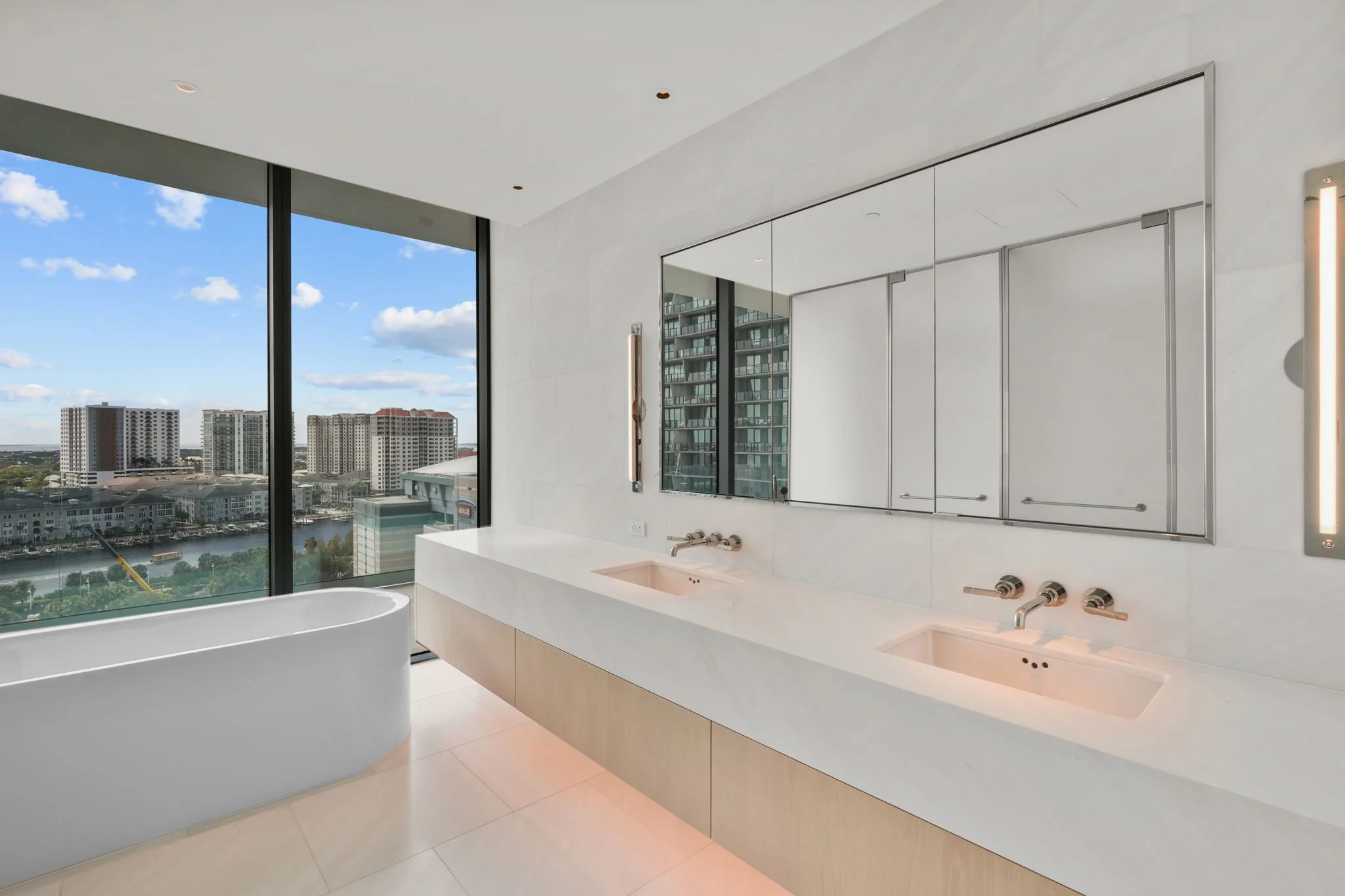 Tampa Edition 1001 Luxury Condo (9).jpg