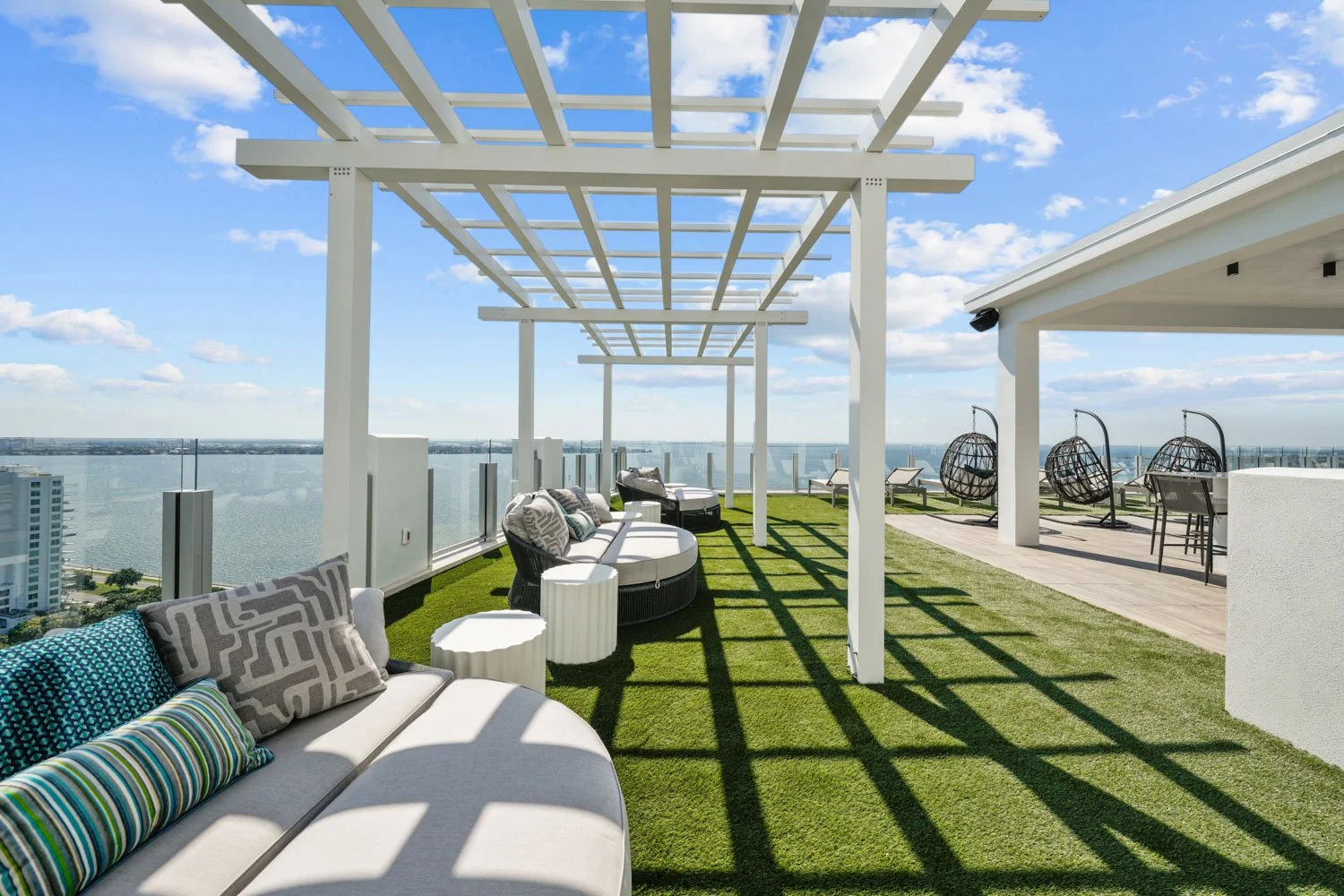 Altura Bayshore Rooftop Amenities-Tampa Listing Lab33.jpg