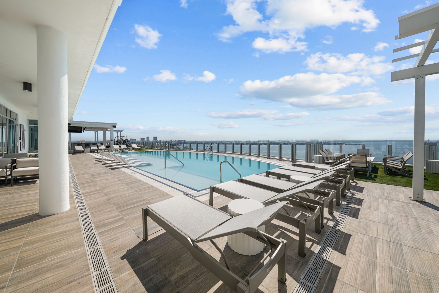 Altura Bayshore Rooftop Amenities-Tampa Listing Lab27.jpg