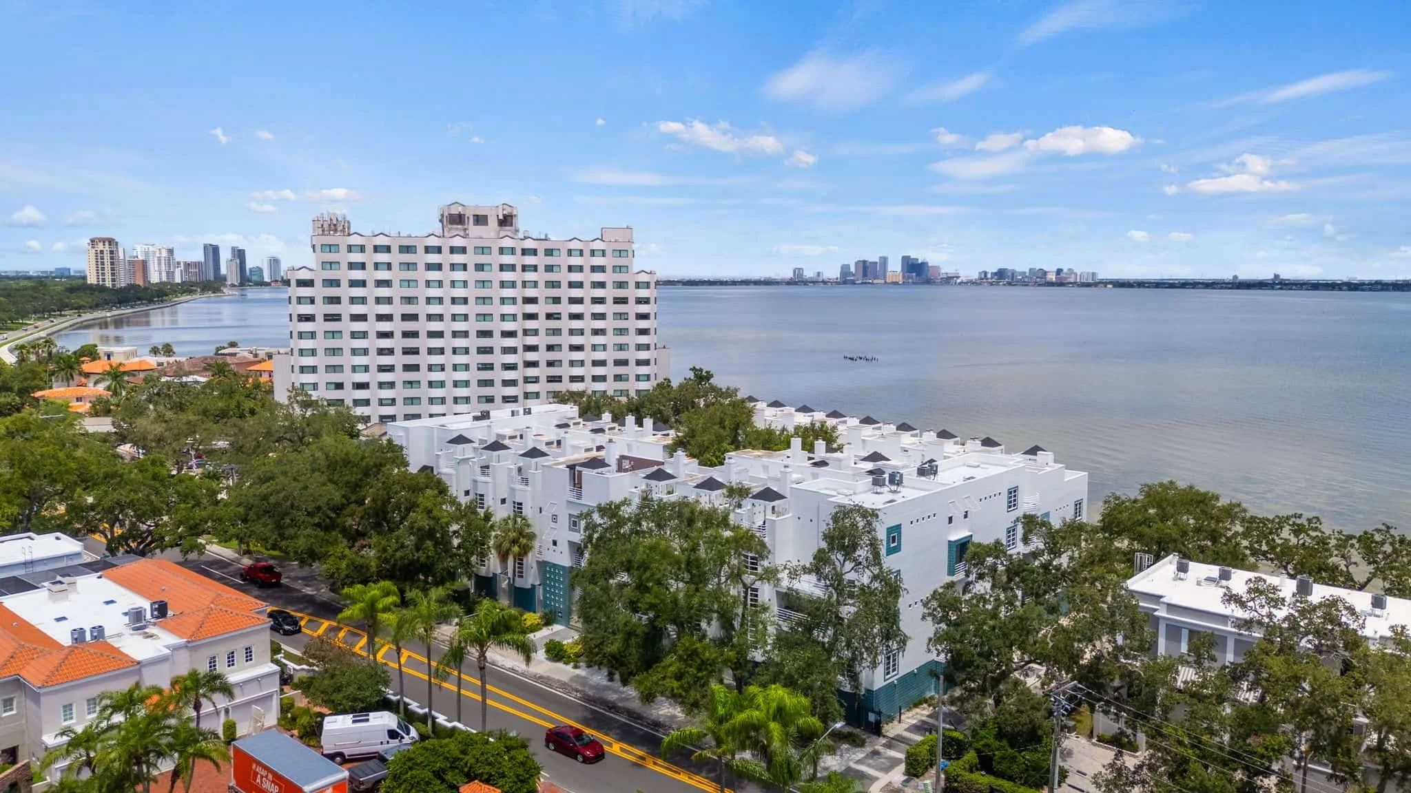 4950 Bayshore on the Boulevard-12.JPG