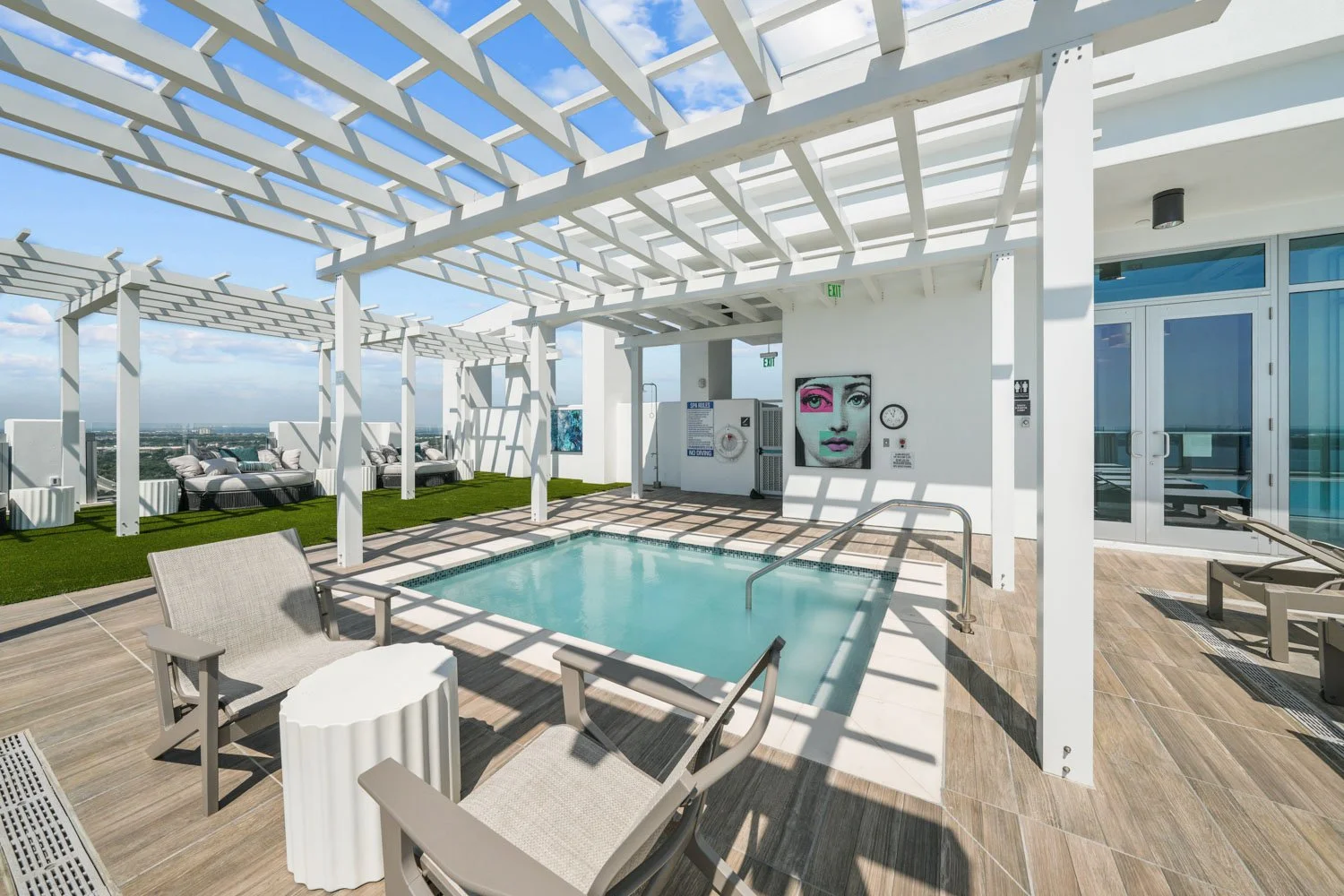 Altura Bayshore Rooftop Amenities-Tampa Listing Lab48.jpg