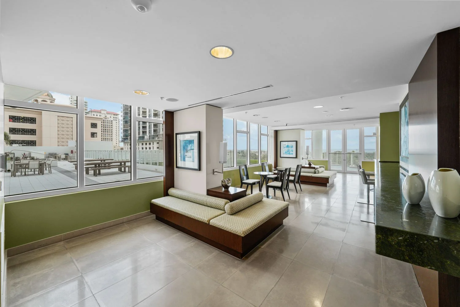 Signtaure Place Condo St Pete Tampa Listing Lab (14).jpg