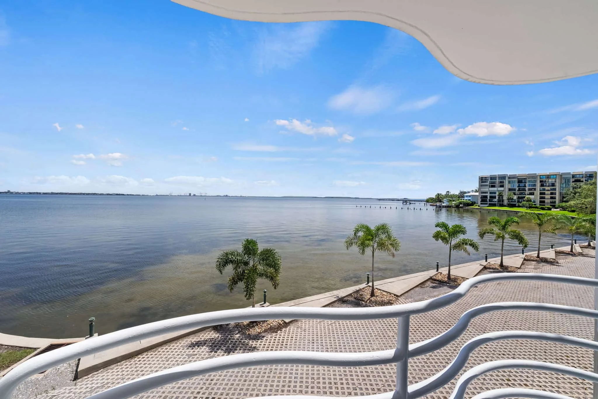 4950 Bayshore on the Boulevard-23.jpg