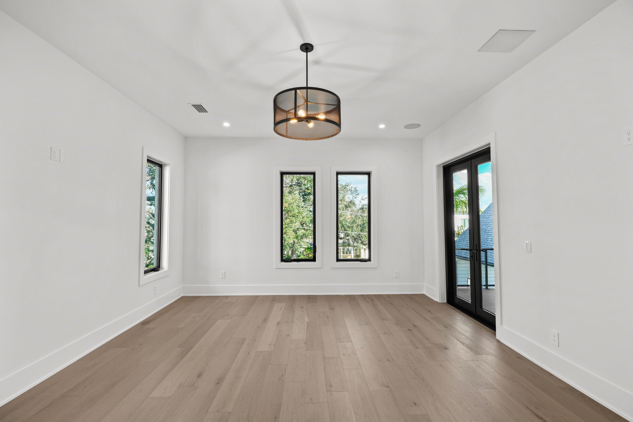 Brookshire Homes Riviera Drive (37).jpg