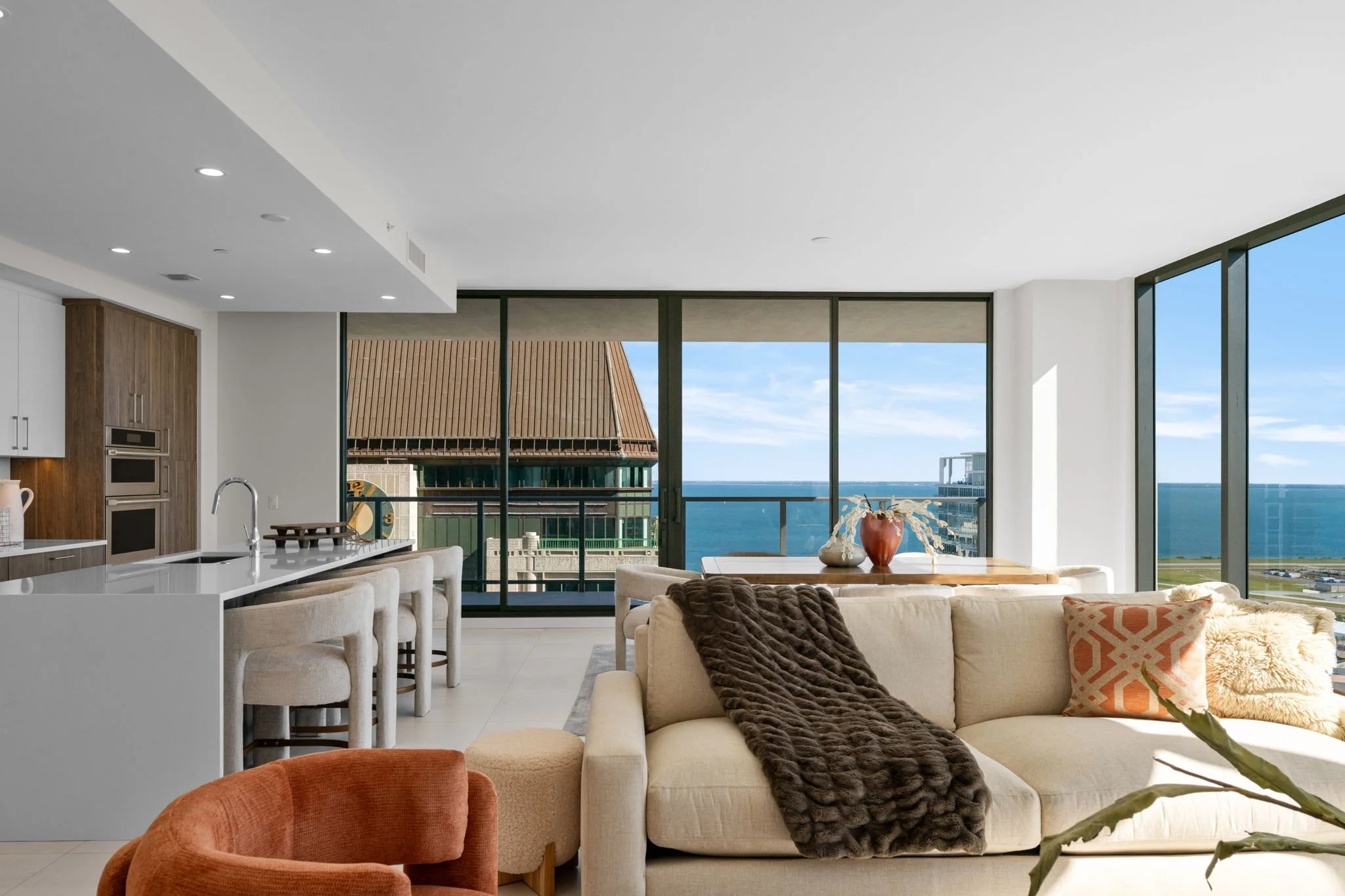 Art House St Pete Luxury Condo 3205 (10).JPG