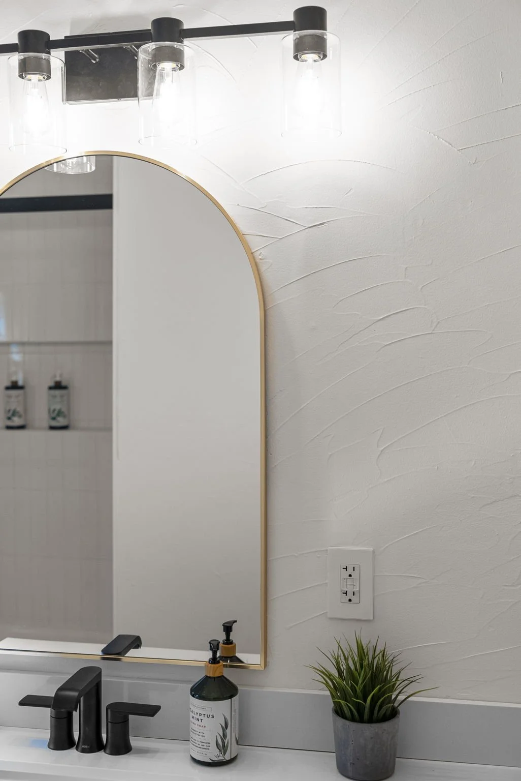 Tampa Airbnb Photos (11).jpg