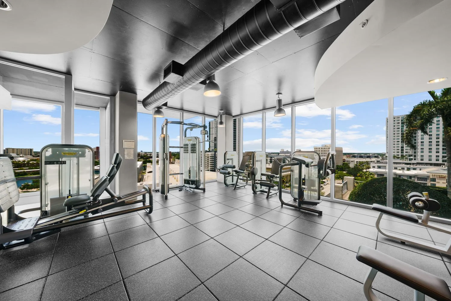 Skypoint Condo - Tampa Listing Lab11.jpg