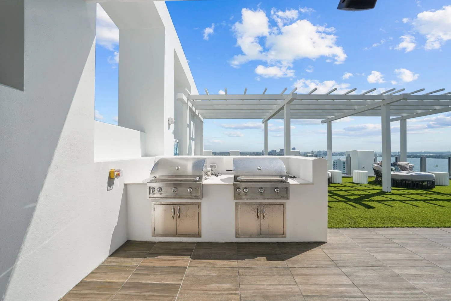 Altura Bayshore Rooftop Amenities-Tampa Listing Lab30.jpg