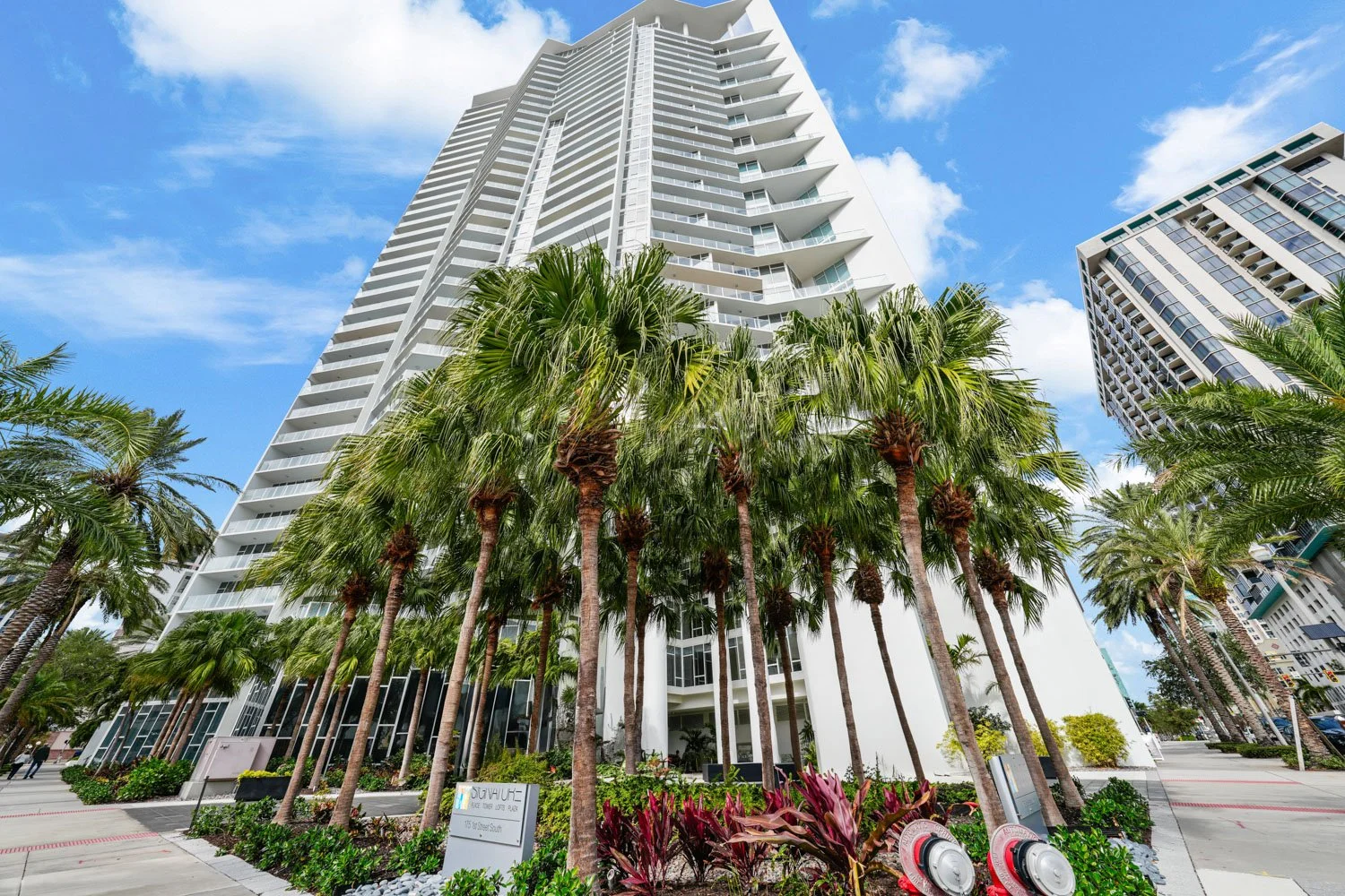 Signtaure Place Condo St Pete Tampa Listing Lab (25).jpg