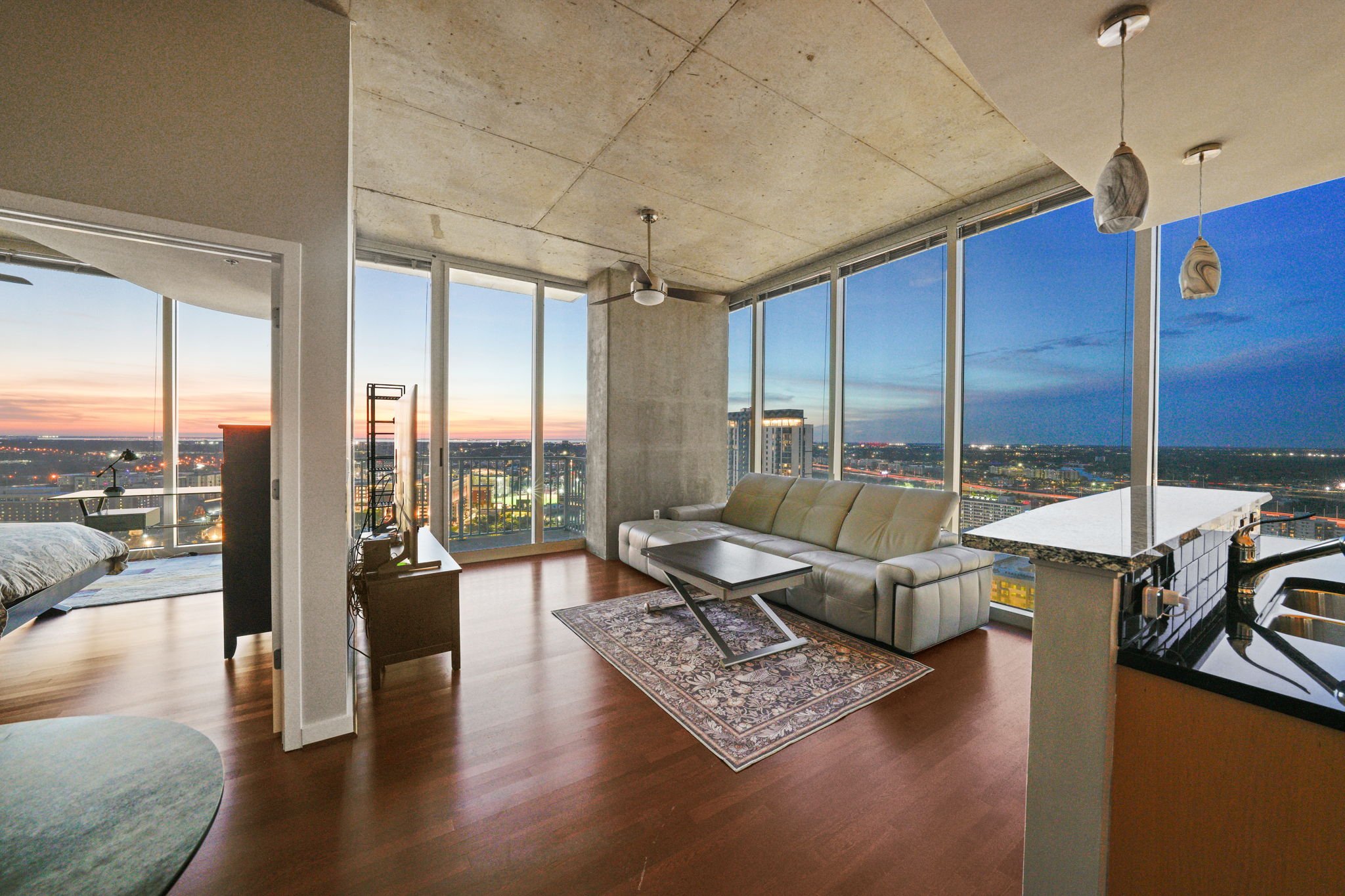 Skypoint Tampa 2503 (2).JPG