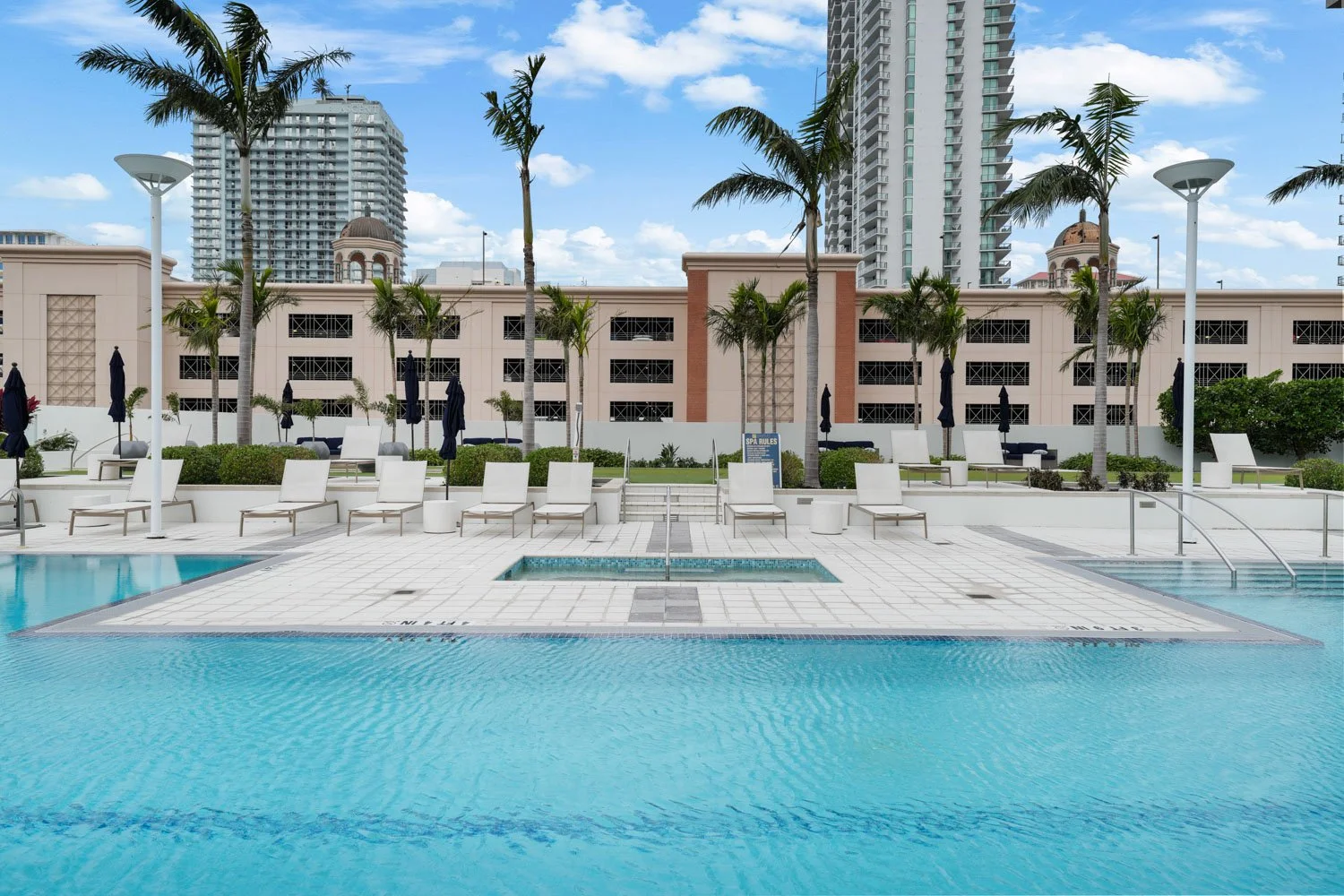 Signtaure Place Condo St Pete Tampa Listing Lab (7).jpg