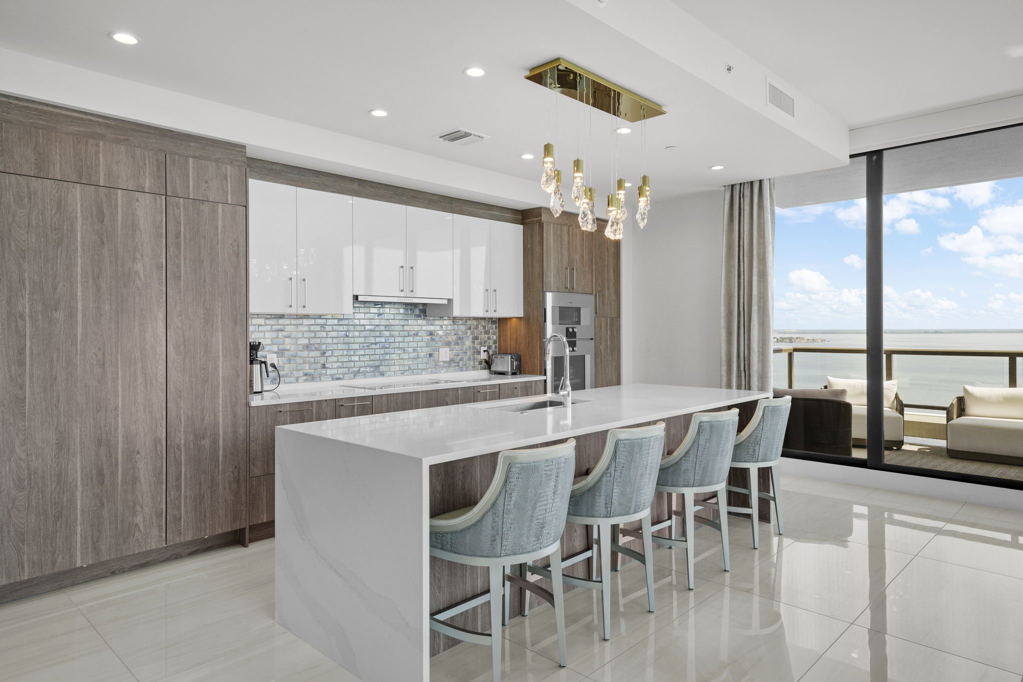 Hyde Park House Condo 1701 (7).jpg