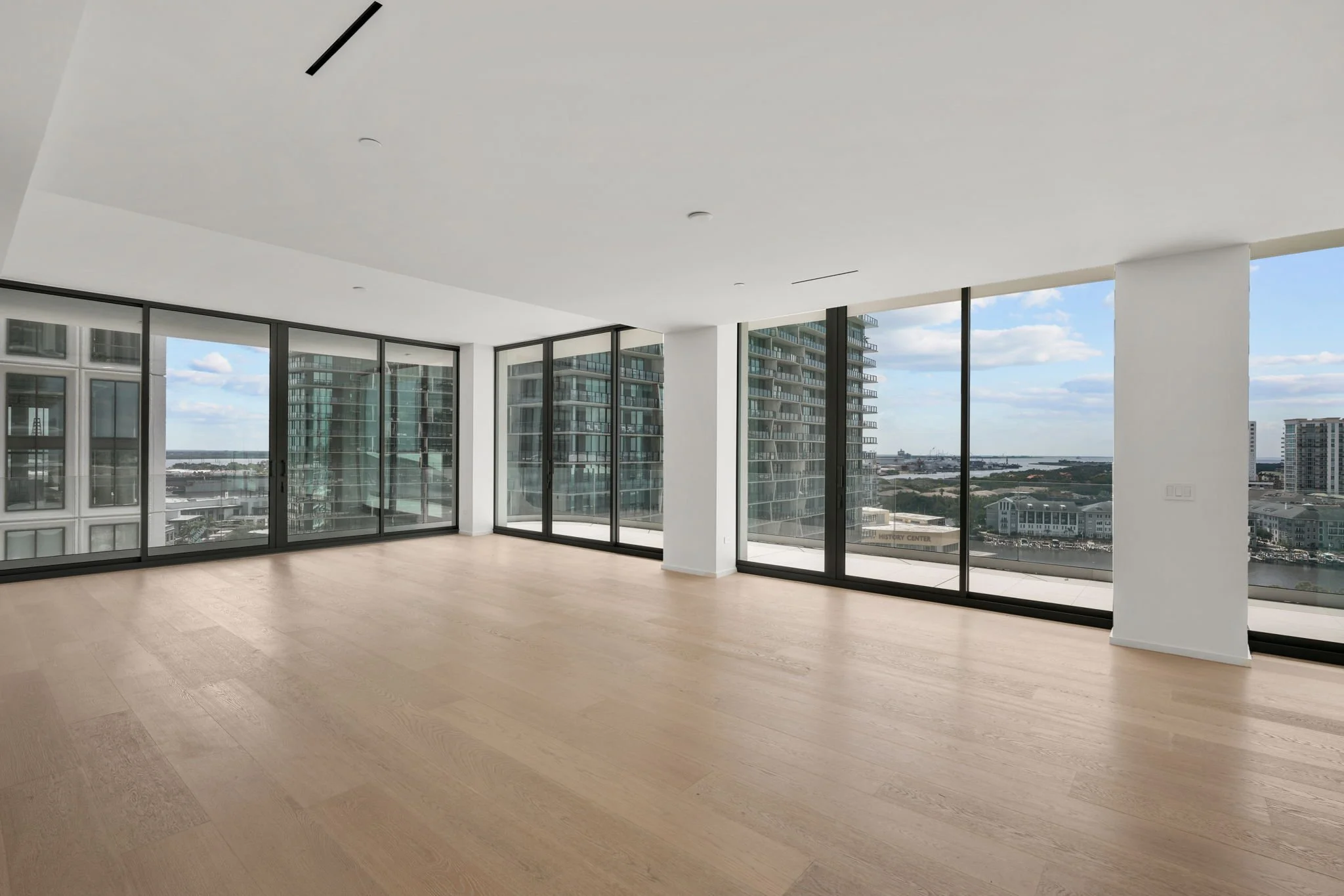 Tampa Edition 1001 Luxury Condo (6).jpg