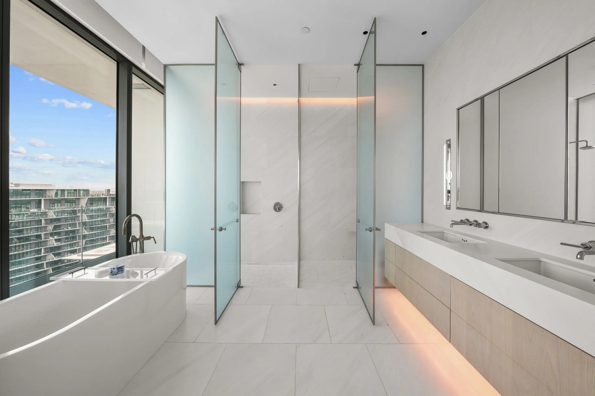 Tampa Edition 2501 (20).jpg