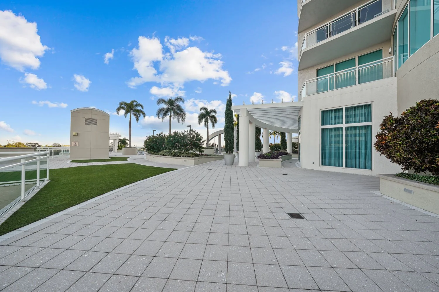 Ovation St Petersburg Amenities Tampa Listing Lab (13).jpg