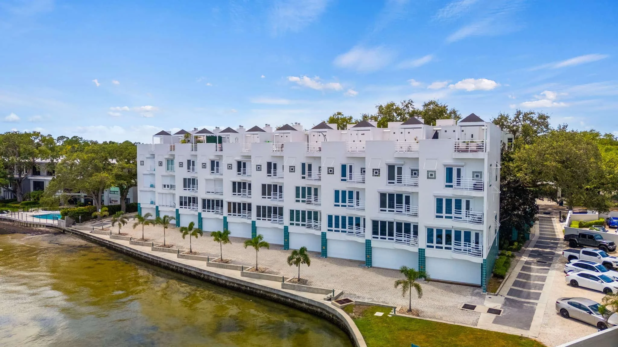 4950 Bayshore on the Boulevard-1.JPG