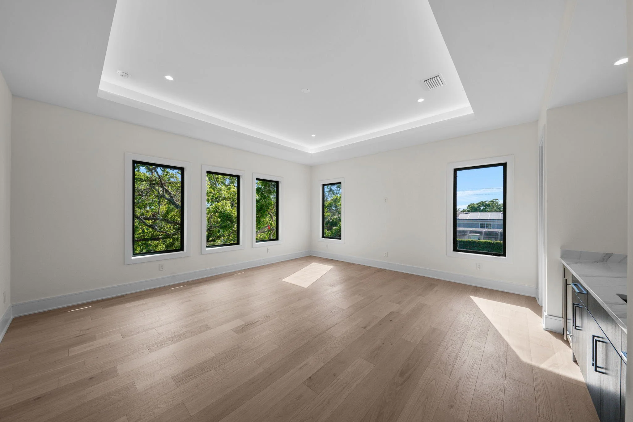 Dickens Ave Brookshire Homes Tampa Listing Lab (20)_2.jpg