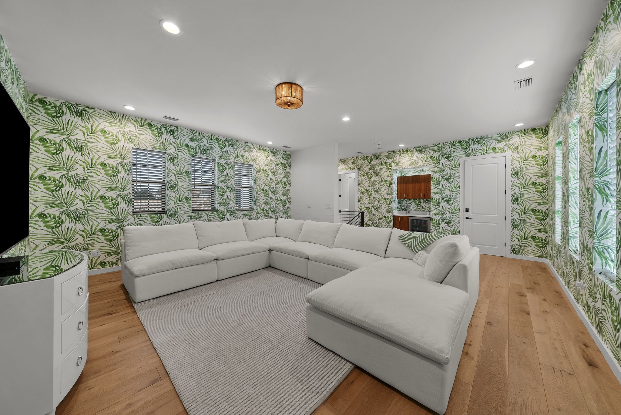 Yeats Manor Drive Photos - Tampa Listing Lab (12).jpg