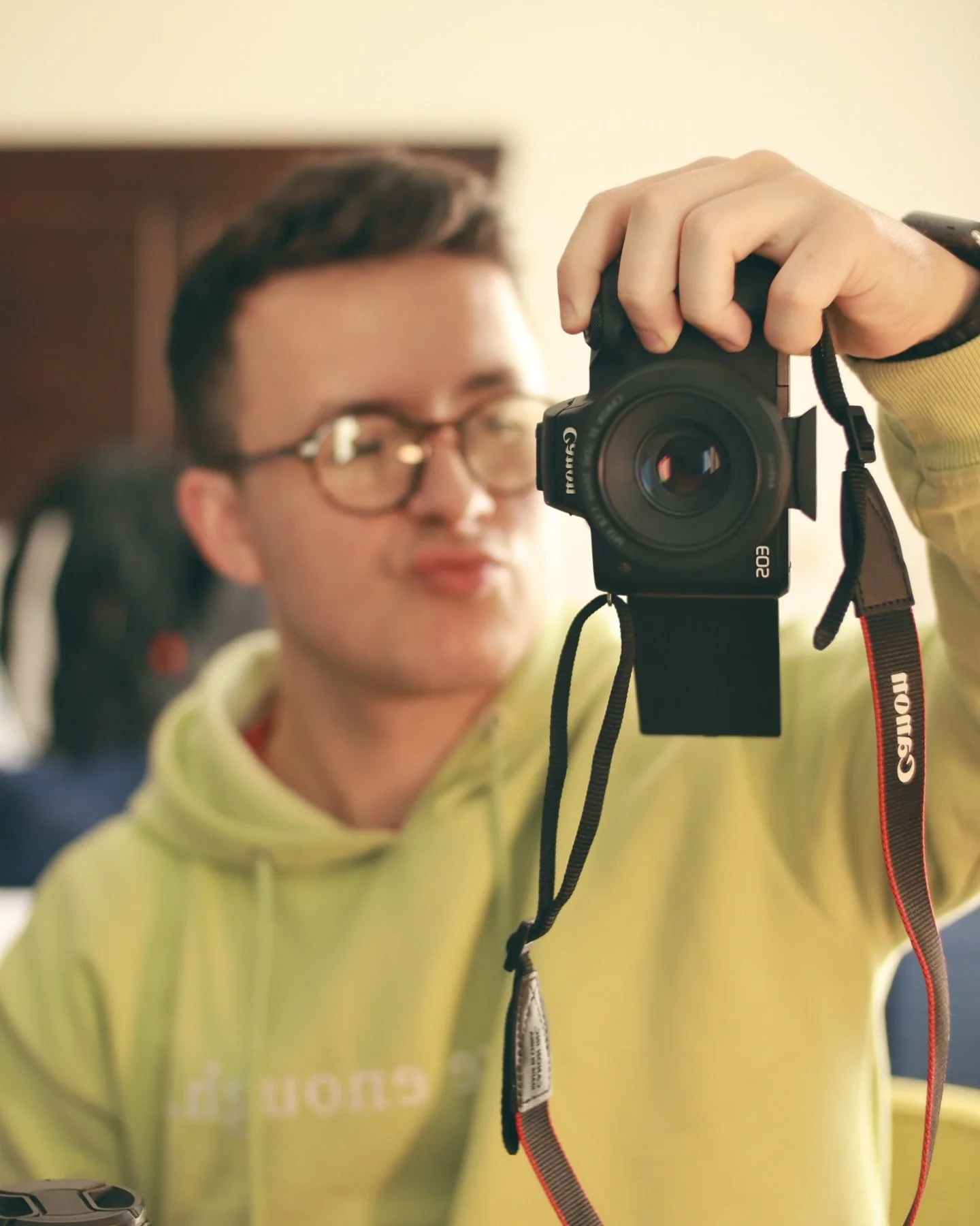 Life is life-ing 🩵👋🏼
&bull;
#dump #photodump #tourlife #nationaltour #travel #friends #actor #performer