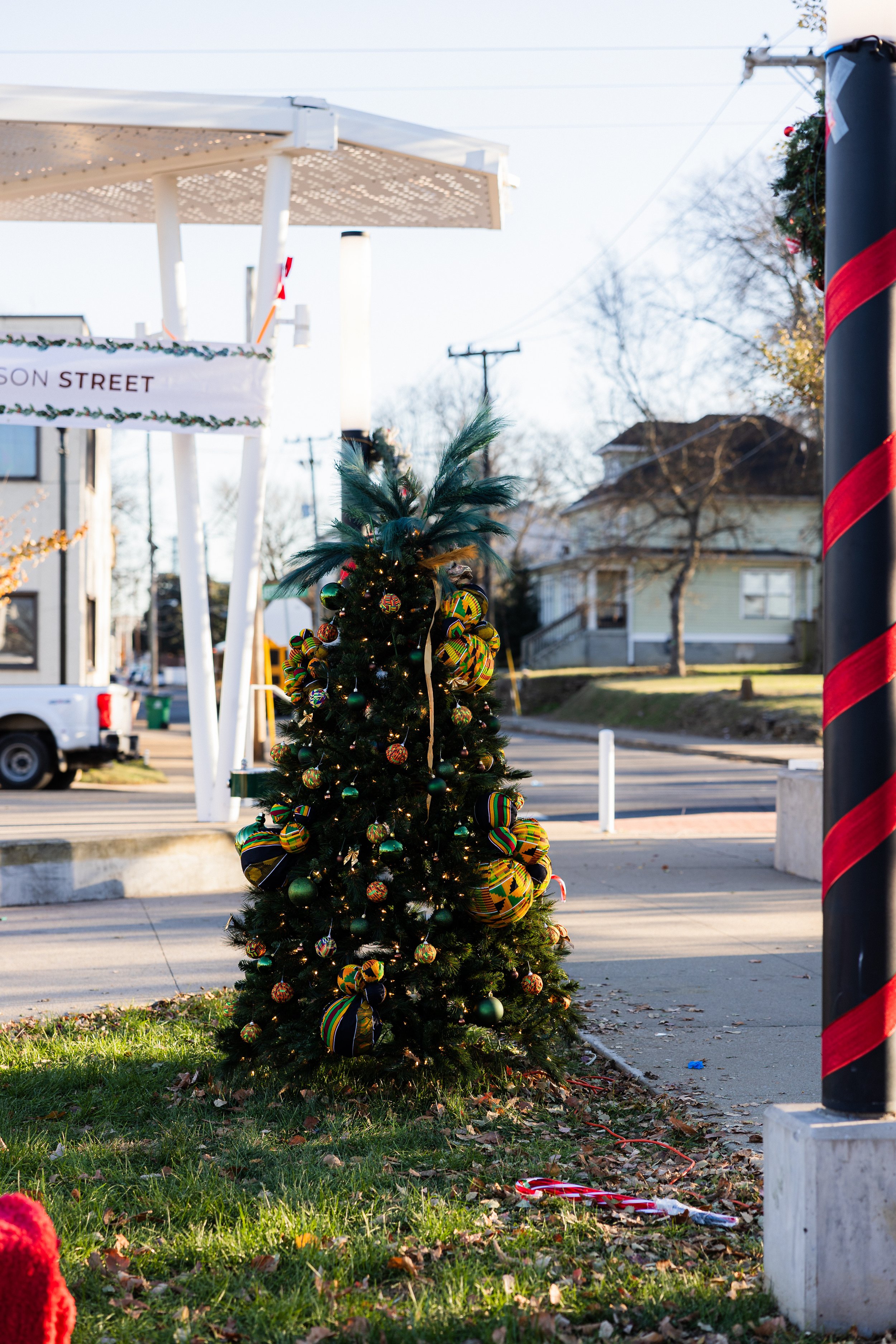 JSHS_HolidayVillage2024-3.jpg
