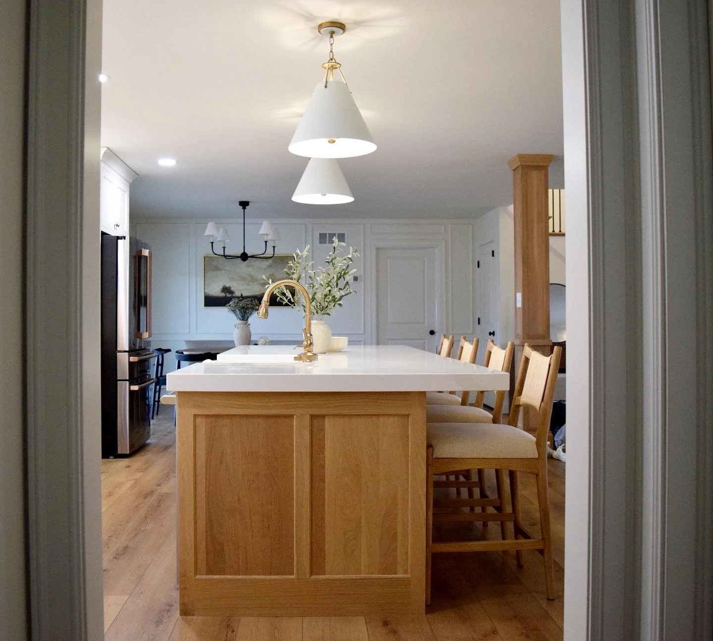 A peek into the heart of the home. Let&rsquo;s make it functional and beautiful. 

#evansvilledesigner #evansvilleinteriordesign #neutralkitchen #whiteoakkitchen #creamkitchen #midwestdesigner