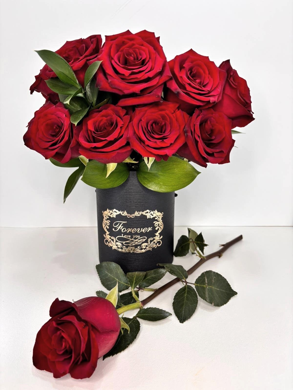 BOX+RED+ROSES+85.jpg