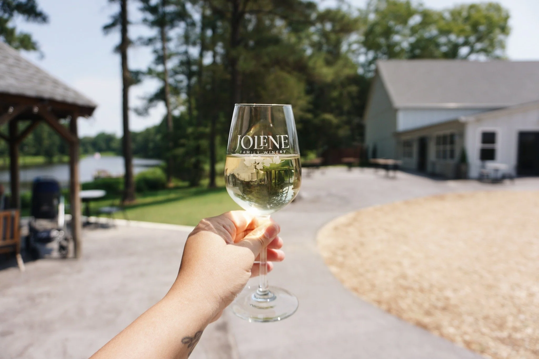 LIVE MUSIC AT JOLENE FAMILY WINERY QUINTON, VA