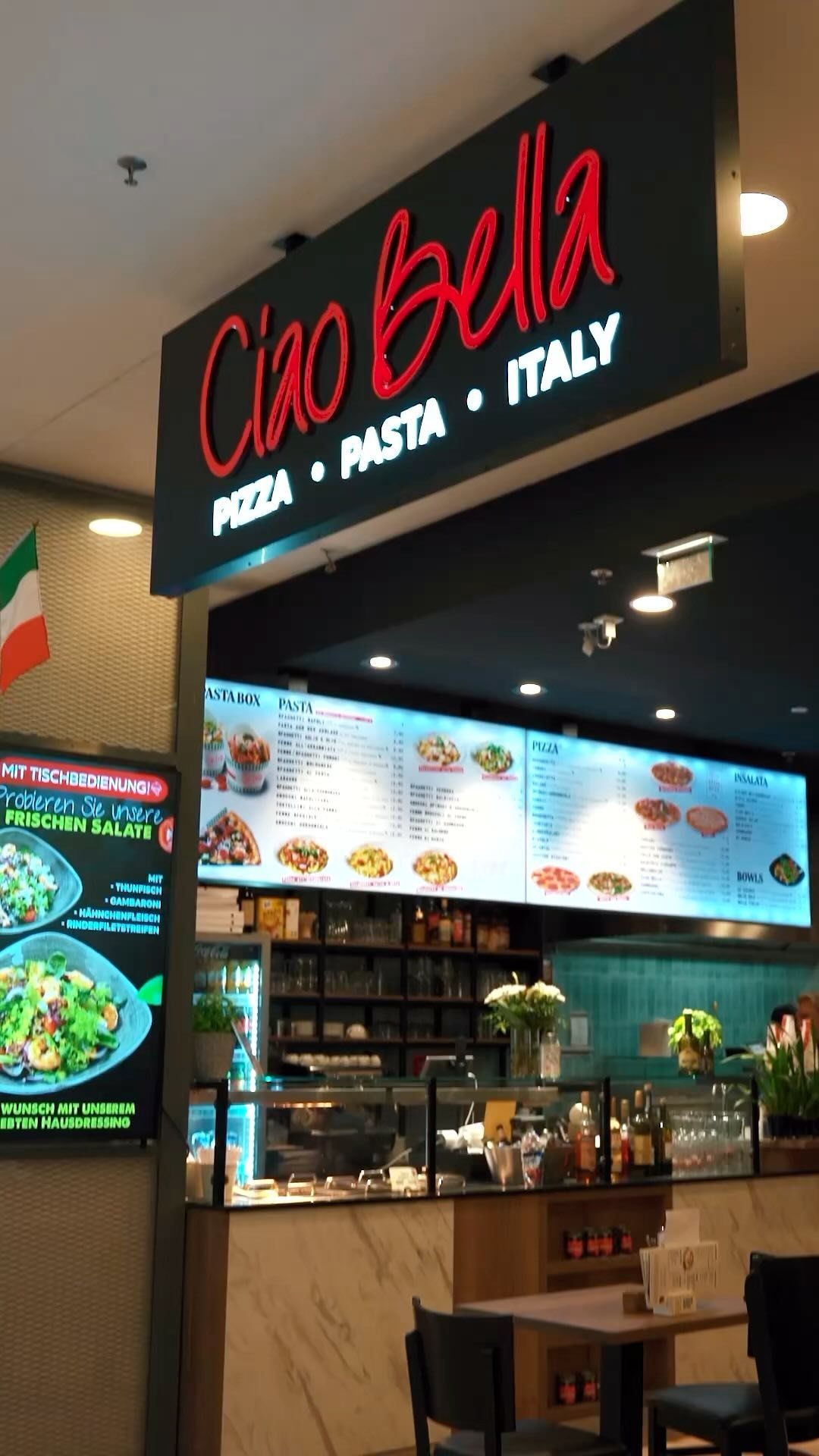 🍕 Benvenuti bei Ciao Bella in den Köln Arcaden! 🍝
Echte italienische Küche mitten in Köln – herzlich willkommen bei Ciao Bella in den Köln Arcaden! Lasst euch von unserer Auswahl an frisch zubereiteten Pasta-Gerichten, kn