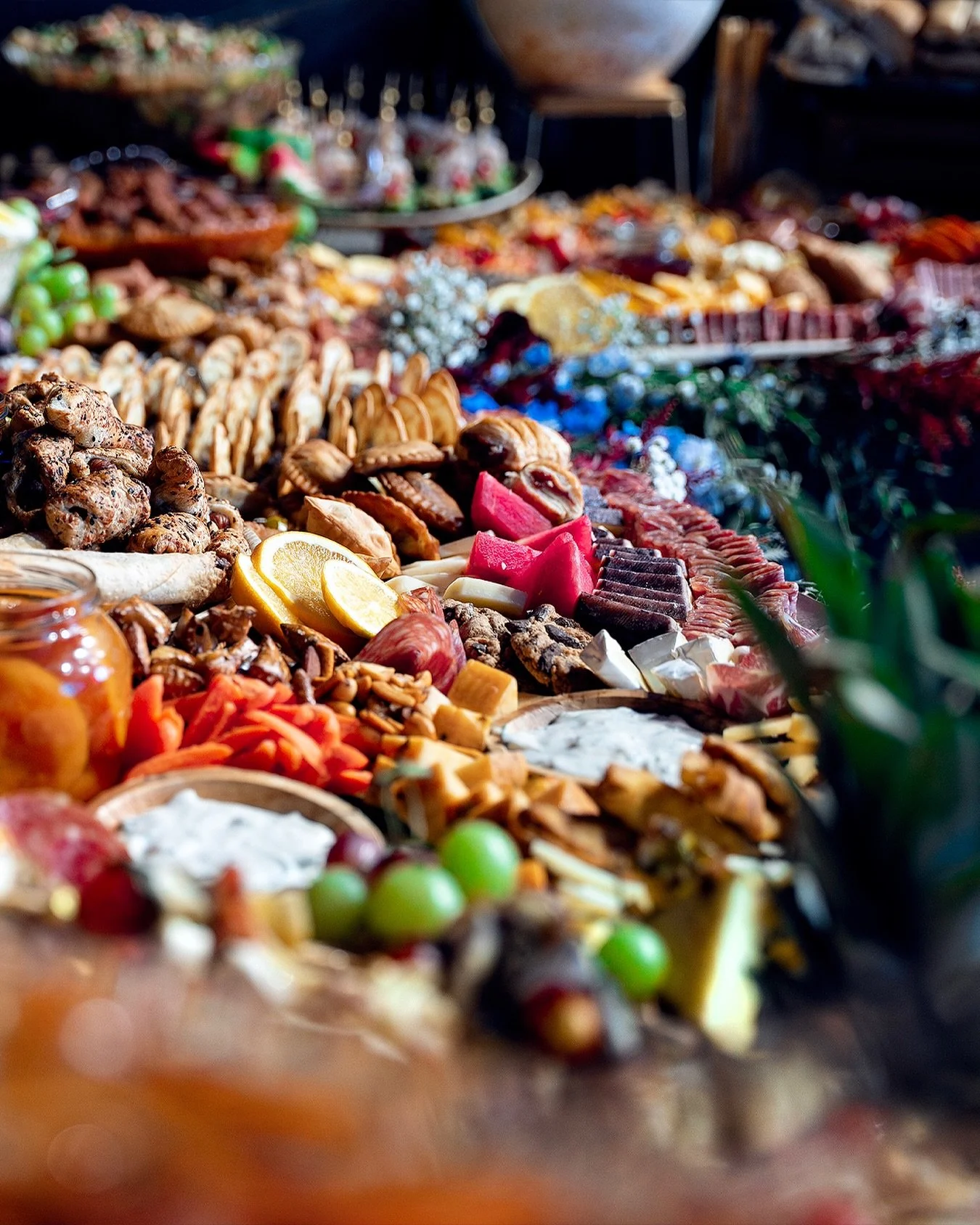 A mind-blowing grazing table for a once-in-a-lifetime night!✨
Thank you to our Red Sponsor, Elizabeth Santiesteban @cheesewhizze_ for making the reunion look and taste incredible!

#hialeahhigh2005