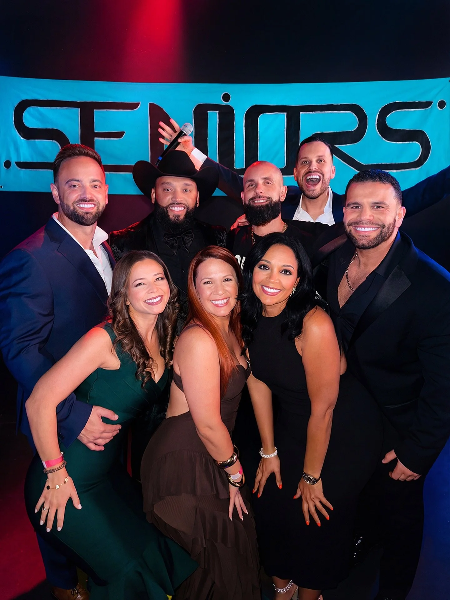 This is how we do! 👊🏼🤚🏼

#hialeahhigh2005