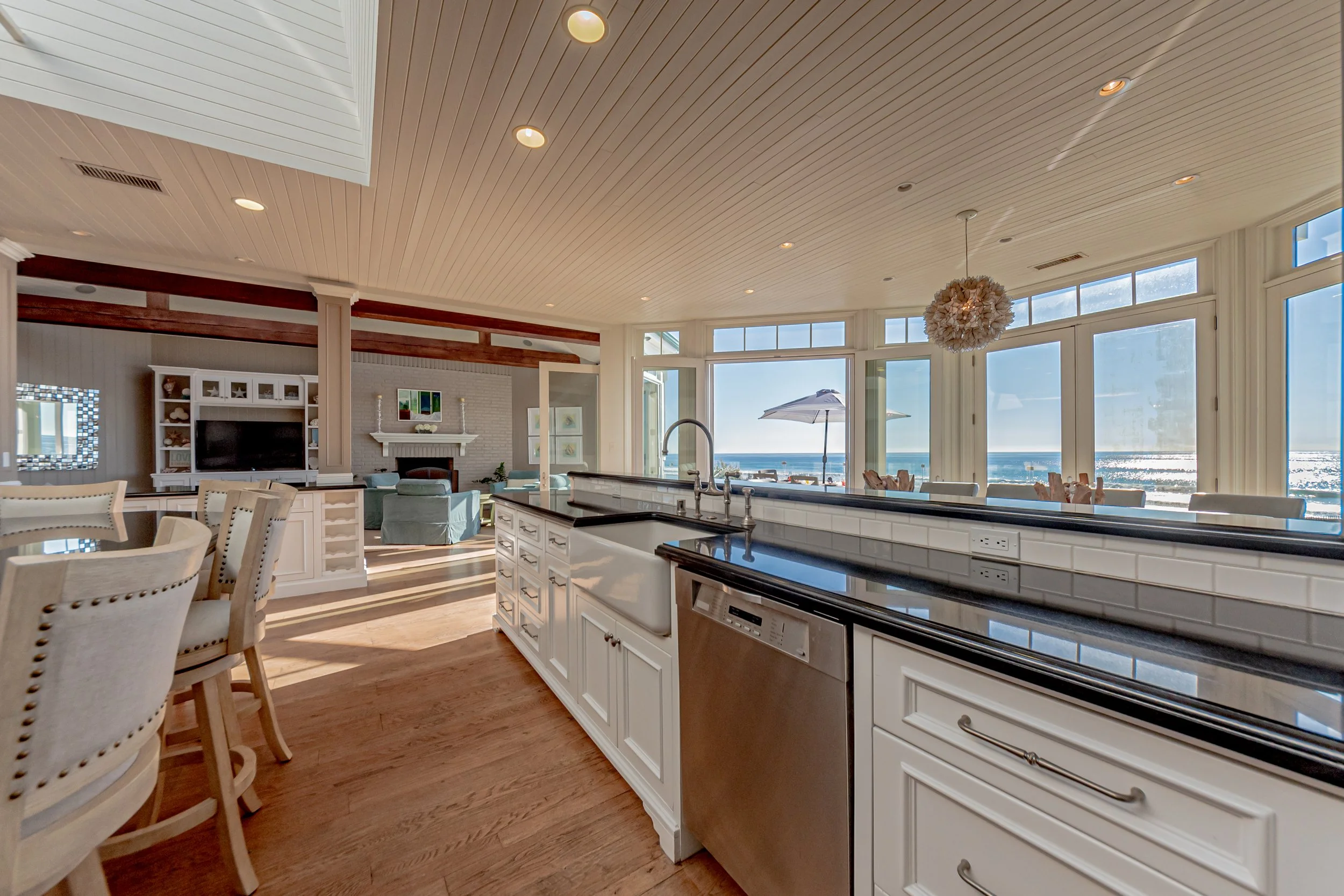 30760 Broadbeach-14.jpg