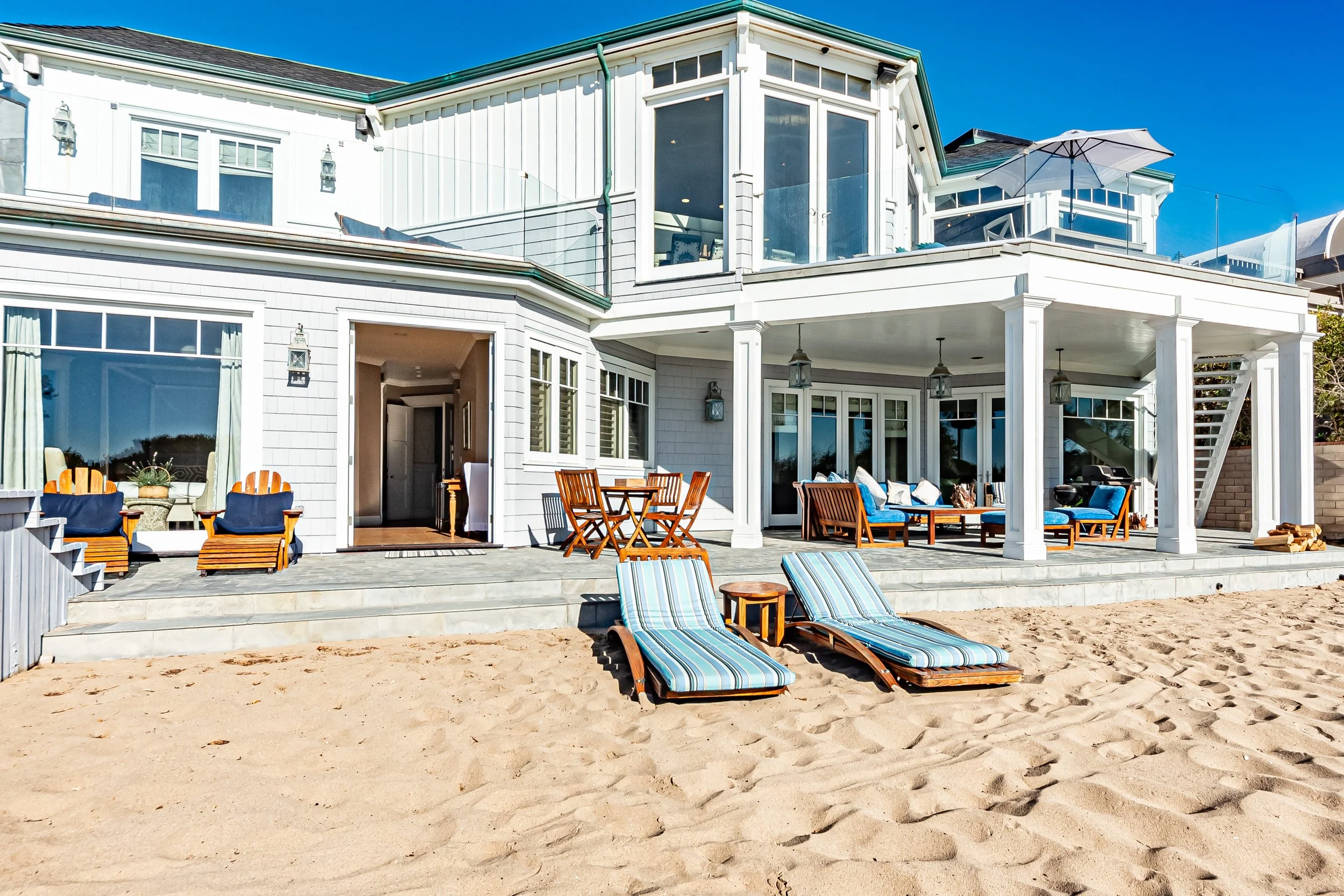 downstairs decks.jpg