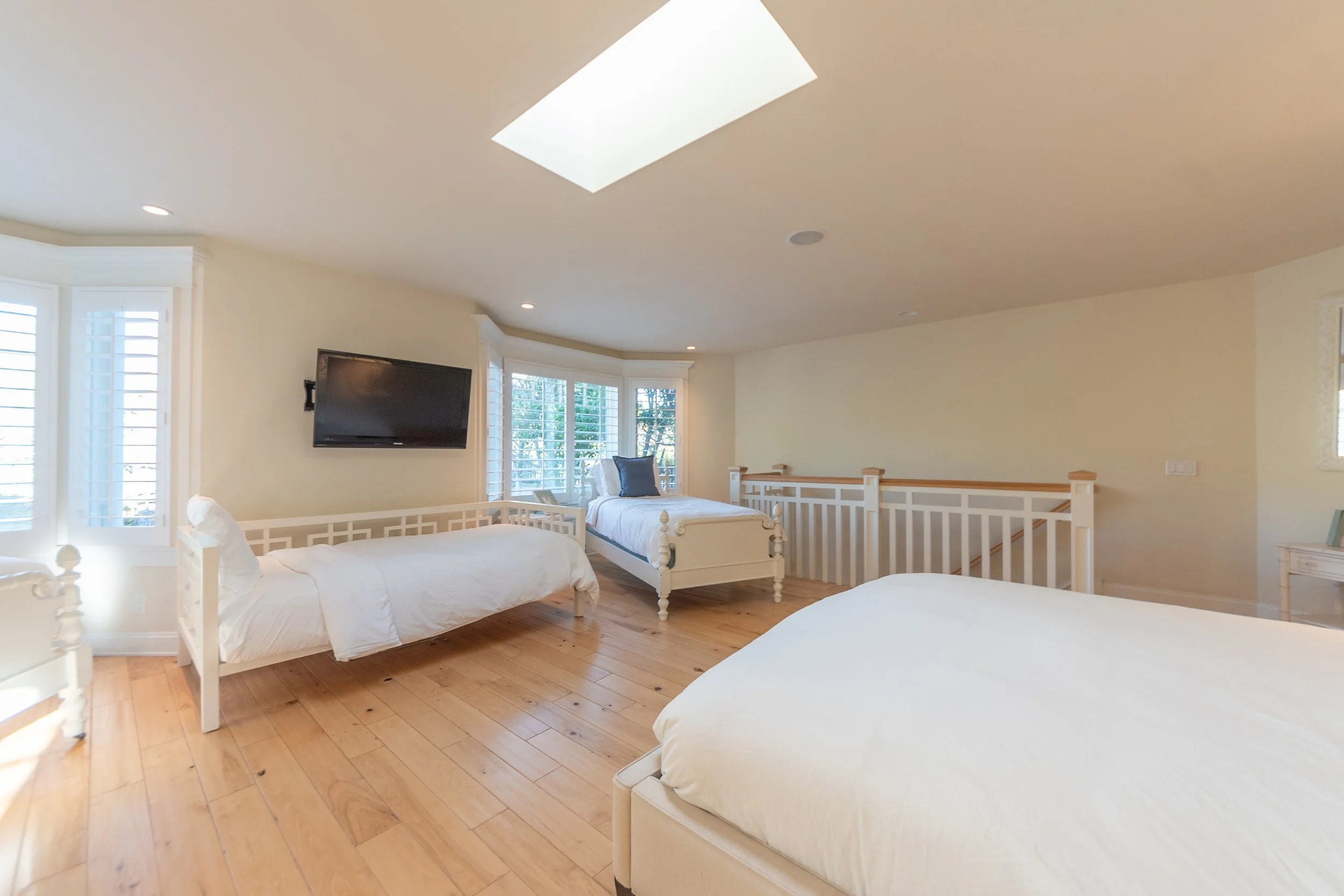 30760 Broadbeach Guesthouse-7.jpg