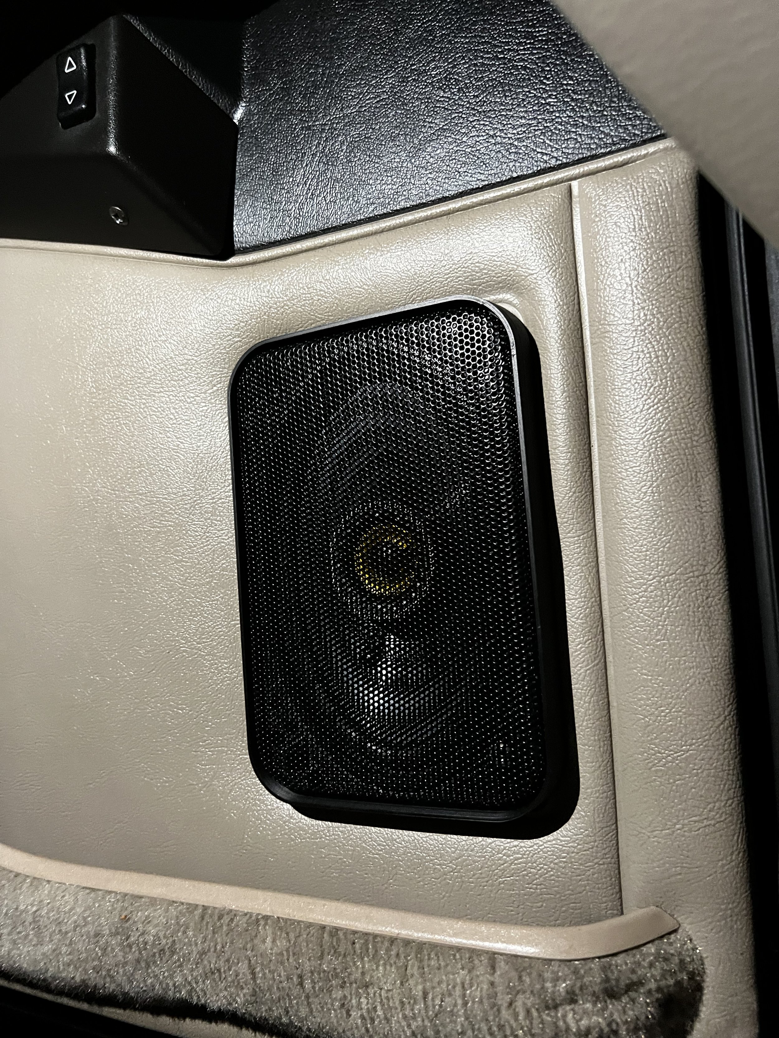 944 4x6 mesh speaker housing