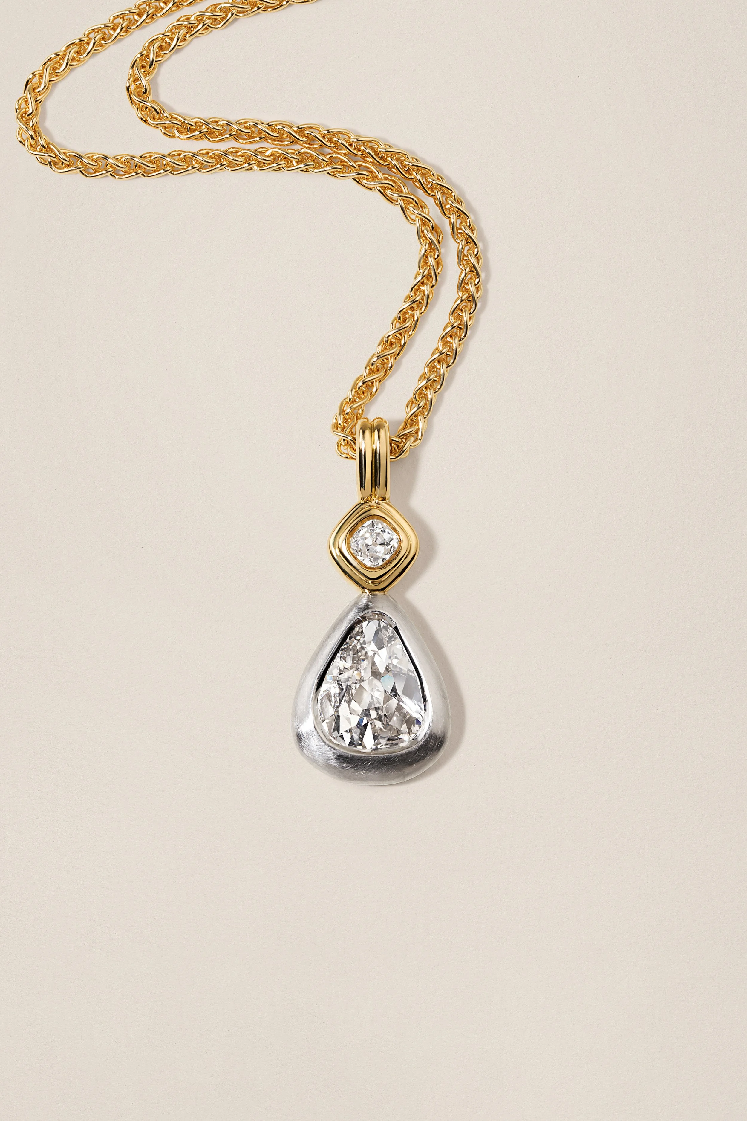 afiyah-pendant-1.jpg