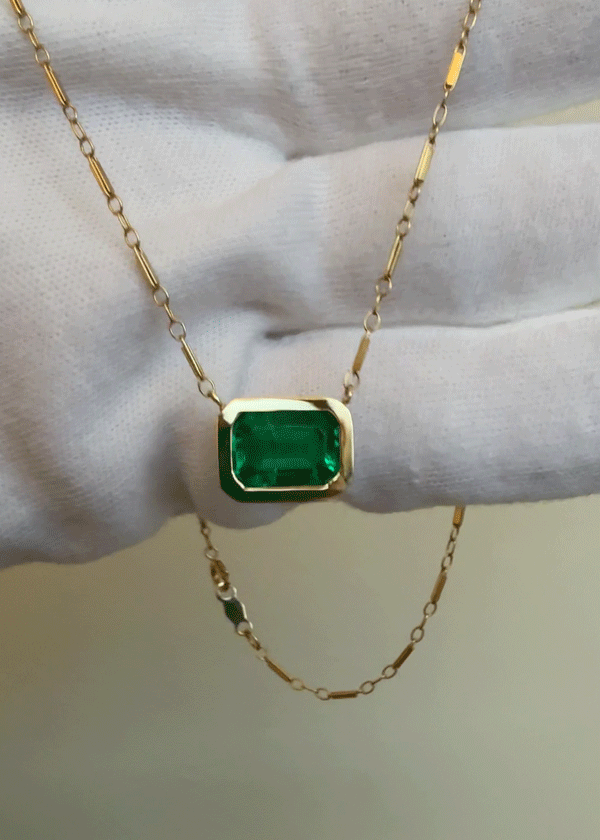 emerald-pendant-gif.gif