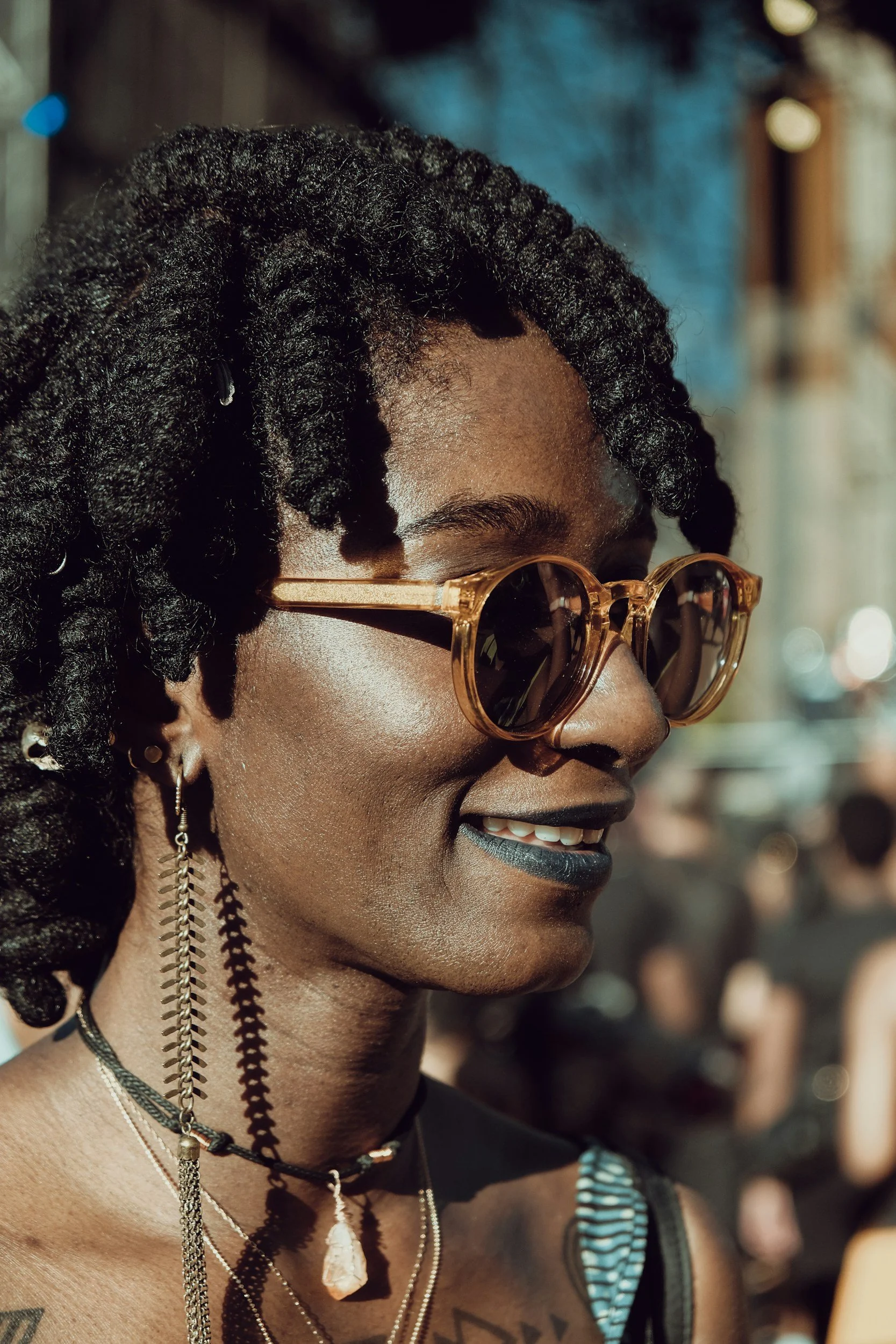 4 Easy Ways to Stretch Your Sisterlocks or Microlocs