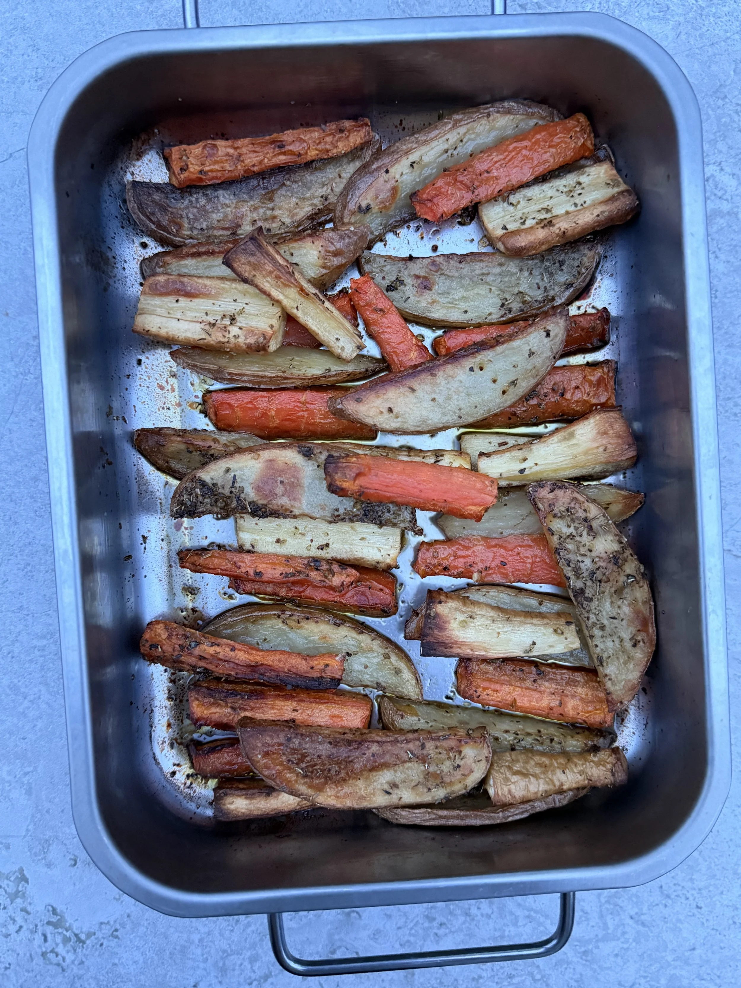 babies roasted root veggies recipe, potato for babies, carrots for babies, parsnips for babies, blw recipe, baby led weaning recipe