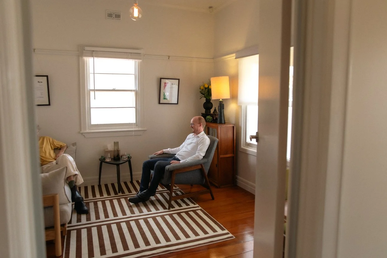 What’s the difference between a psychologist and psychotherapist?