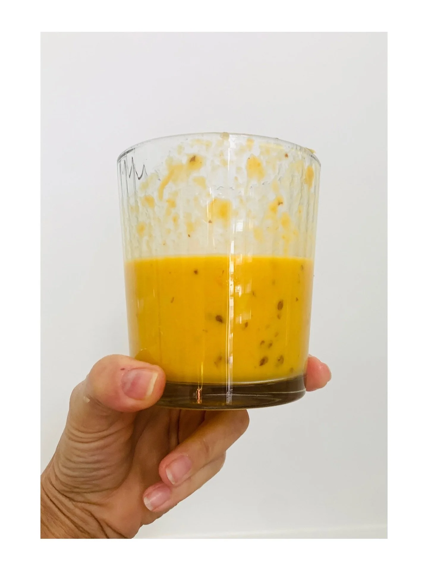 Liver cleanse starts here. 🍋 🍋 🍋 

Fall is my favorite time for a reset. 
Beginning this day with Dr Linda&rsquo;s @drlindalancaster incredible liver drink ::
Grapefruit, orange, whole lemon 
Olive oil, garlic, cayenne, flax seeds &amp; 
Enough wa