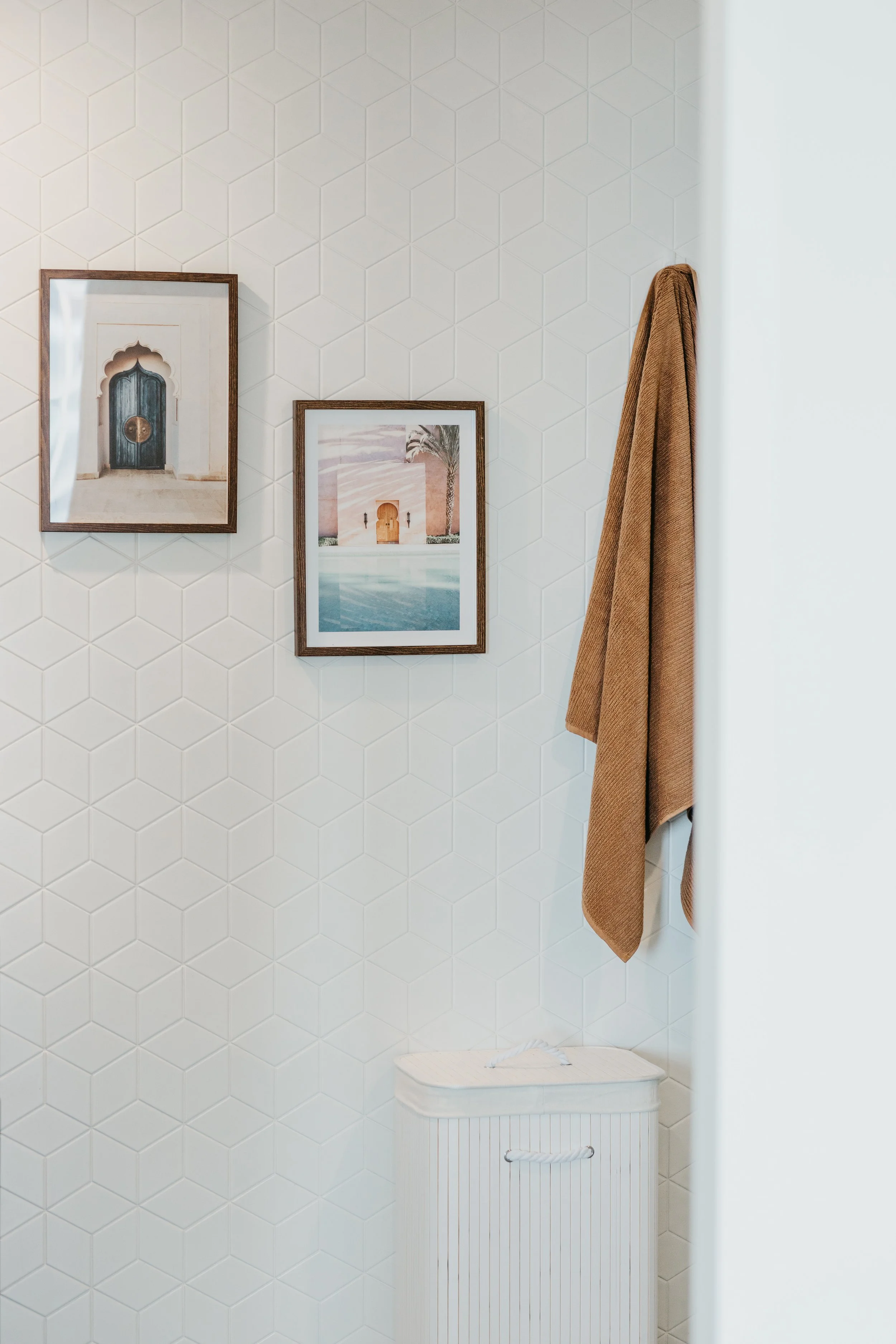 syp-homes-urban-stillness -bathroom-wall-detail.jpg