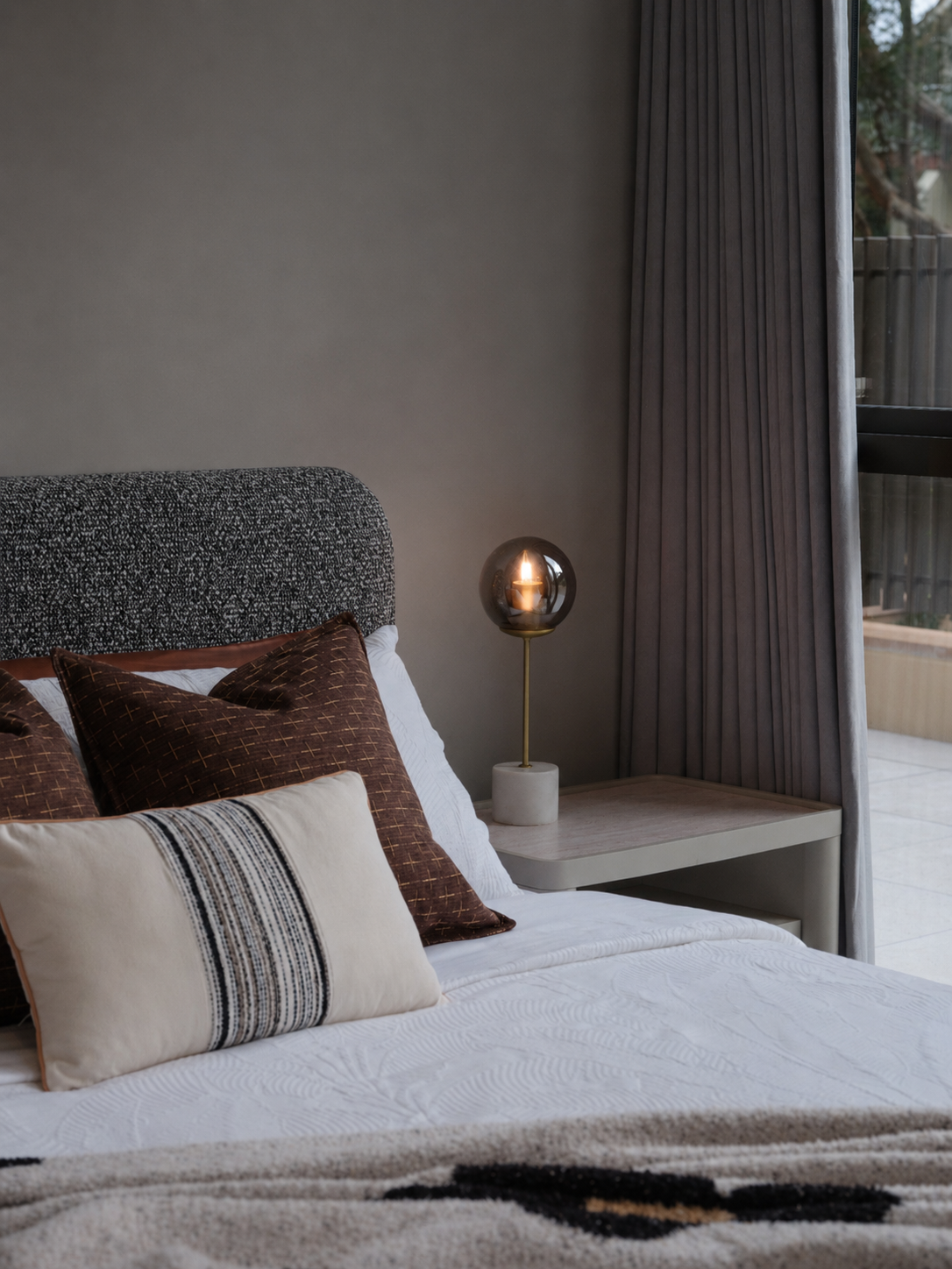 syp-homes-park-avenue-112-st-leonards-bedroom-bedside-smoked-globe-lamp-01.jpg