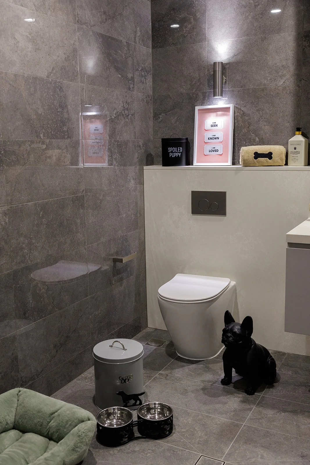 syp-homes-park-avenue-112-st-leonards-pet-room-styled-detail-01.jpg