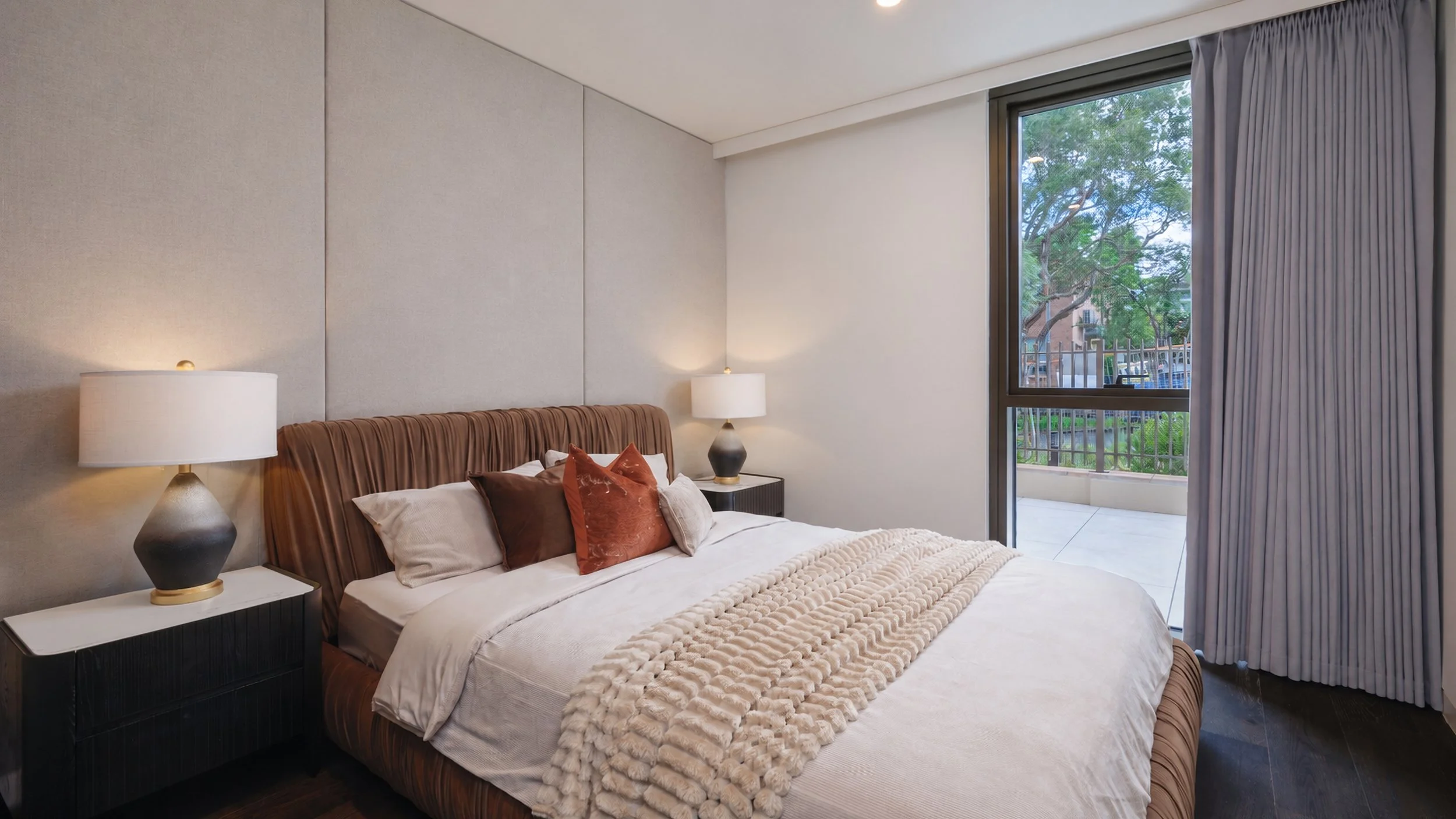 syp-homes-park-avenue-112-st-leonards-master-bedroom-caramel-headboard-01.jpg