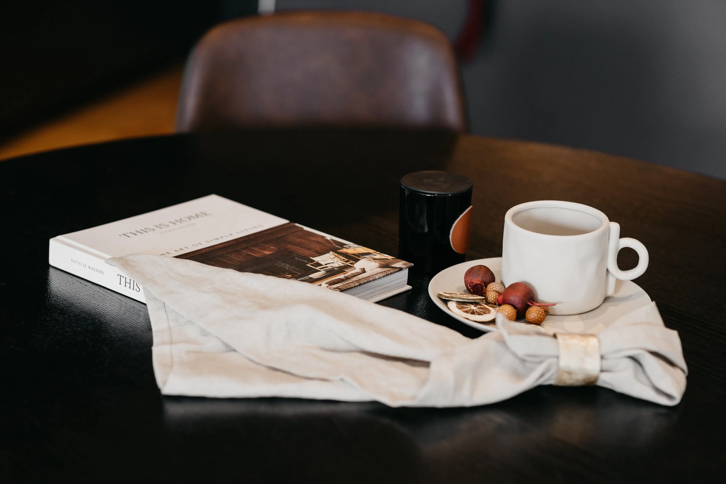 syp-homes-urban-stillness -dining-table-detail.jpg
